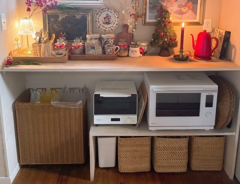 オーブンレンジやトースターをカウンターの下に置く